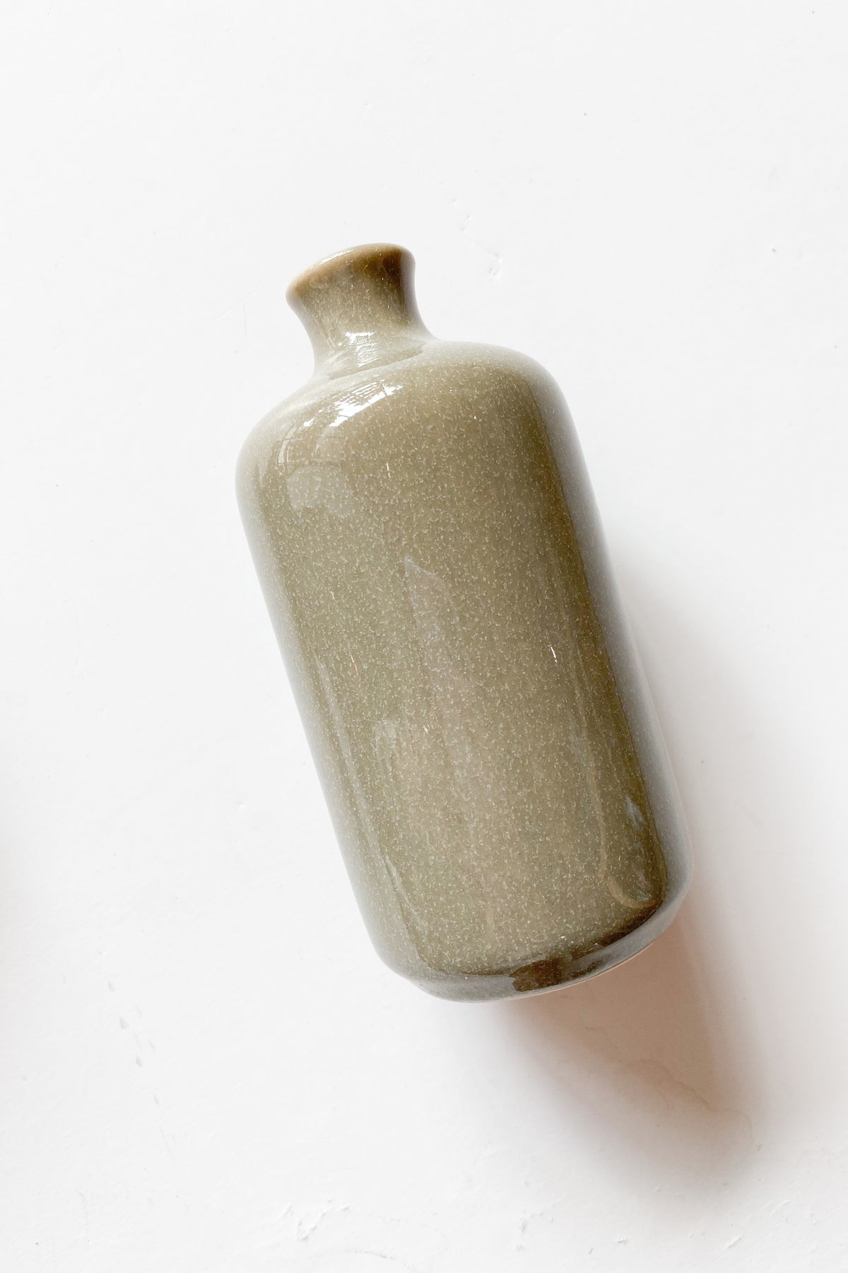 mode, tall stoneware vase