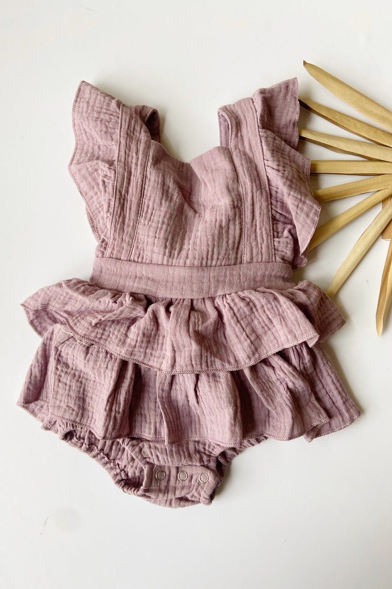 mode, baby ruffle romper