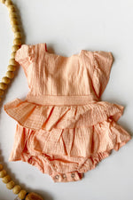 mode, baby ruffle romper