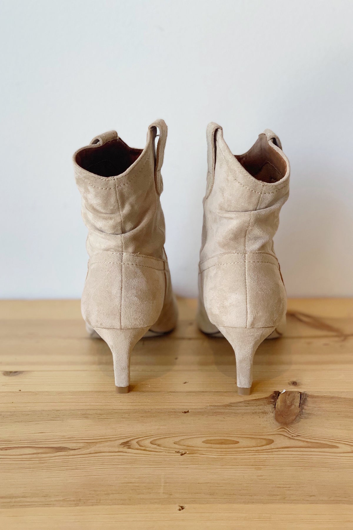 mode, open heart bootie