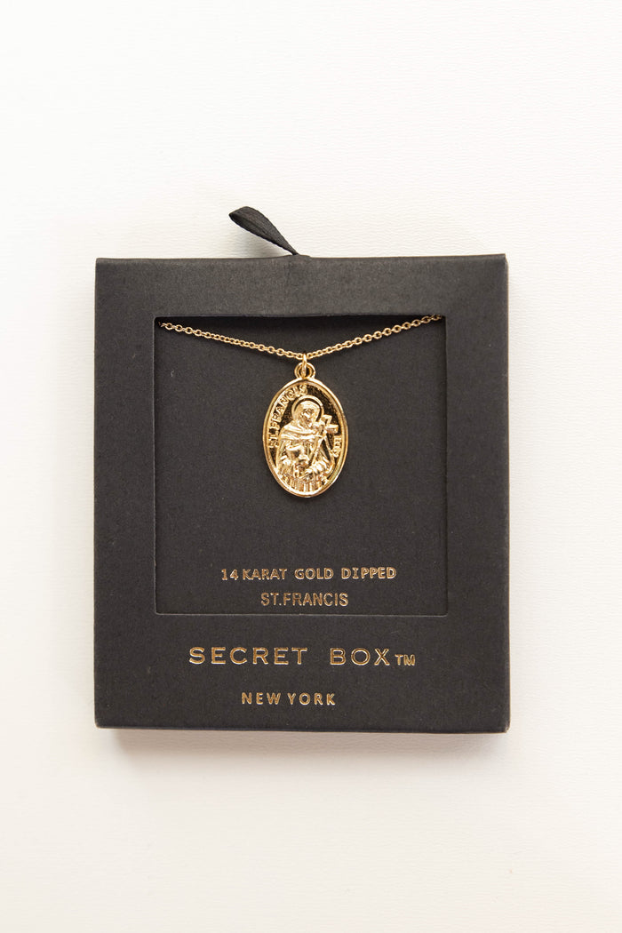 mode, oval coin necklace