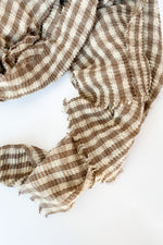mode, hot cocoa check scarf