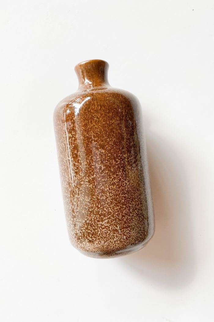 mode, tall stoneware vase