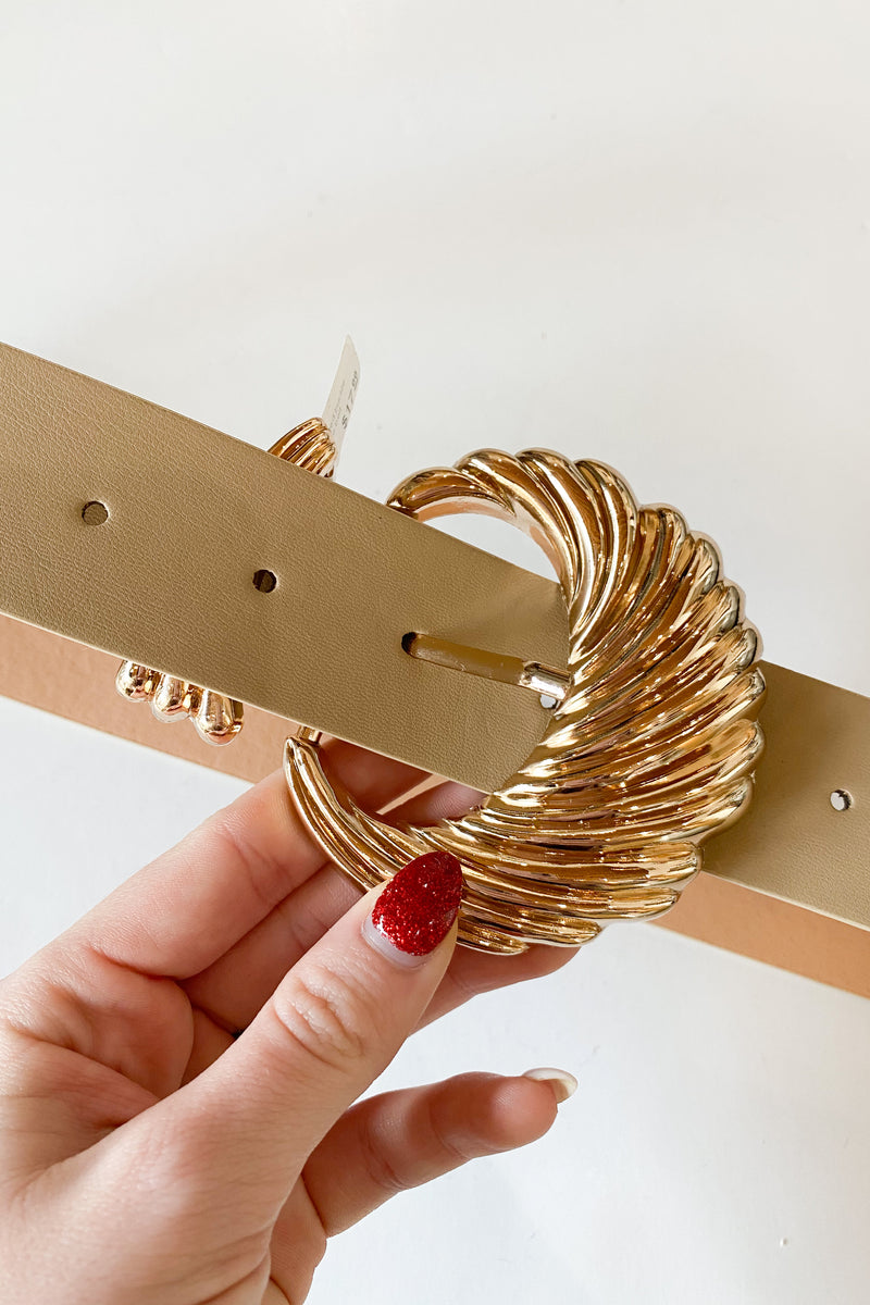mode, twisted buckle beige belt