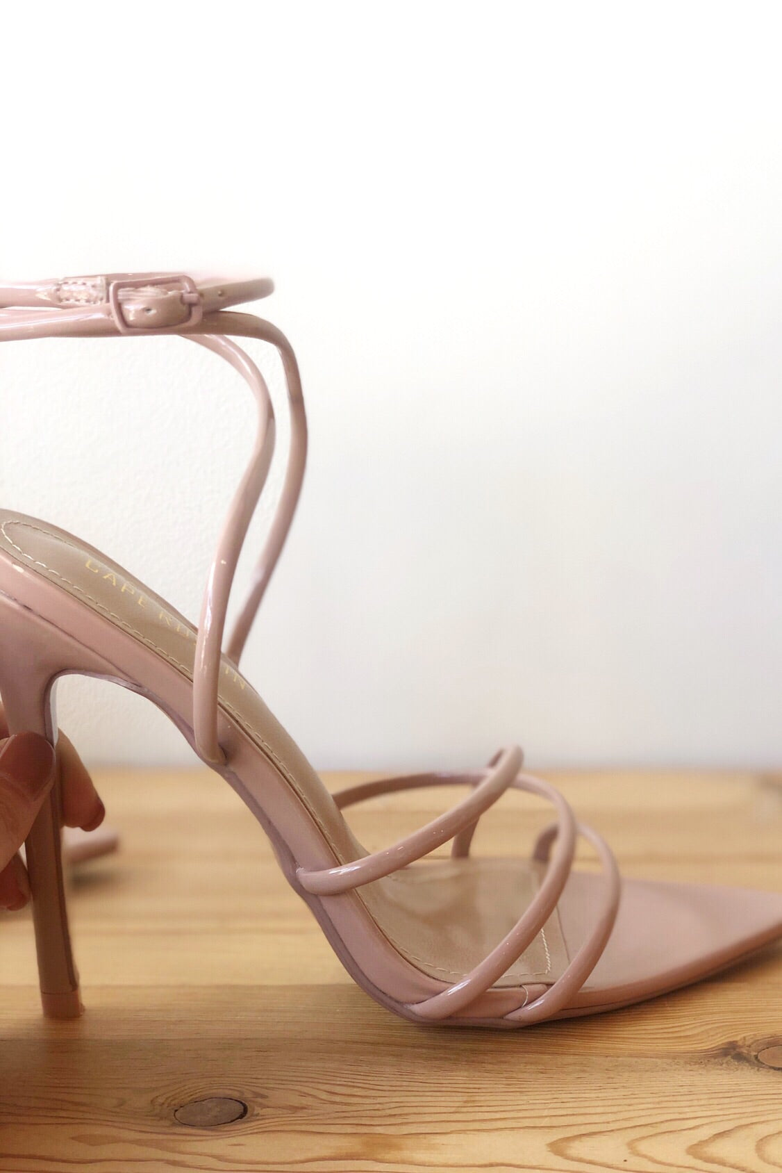 mode, take the high road heel