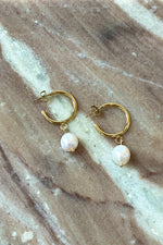 mode, eleanor pearl hoops