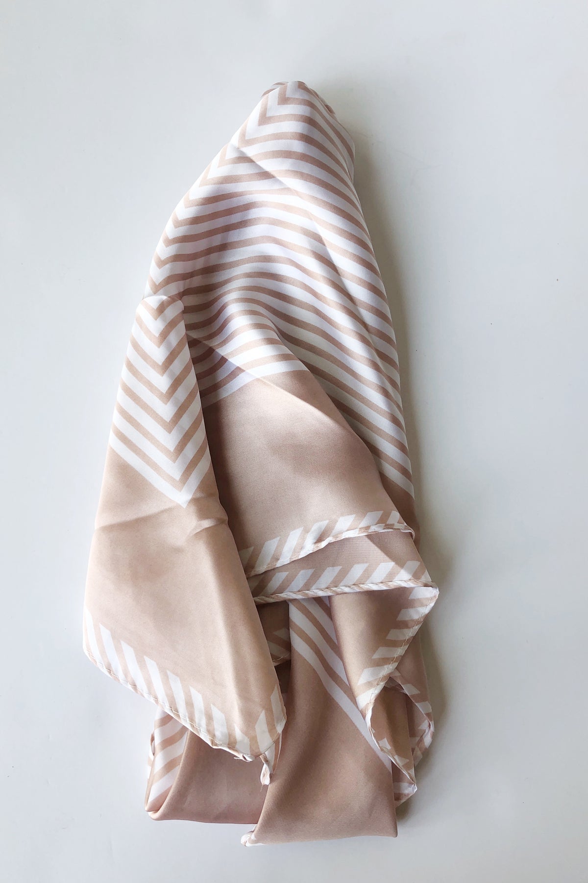 mode, line it out scarf