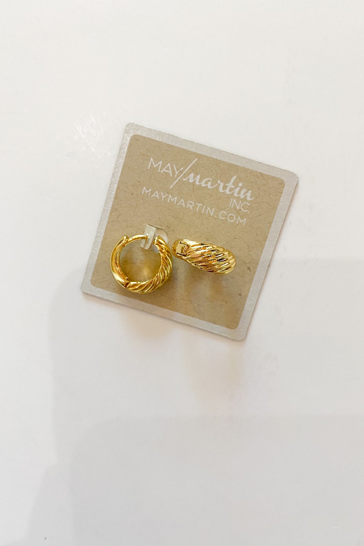 mode, c'est hoop earrings