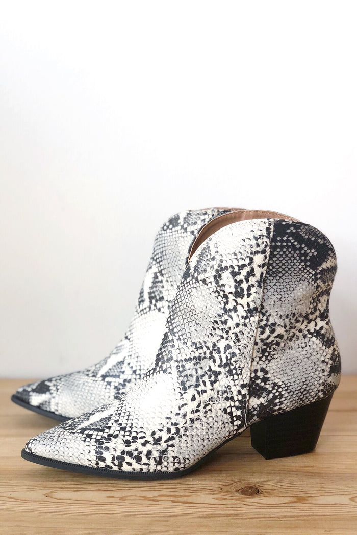 mode, follow me bootie
