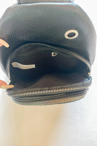 mode, essential crossbody black