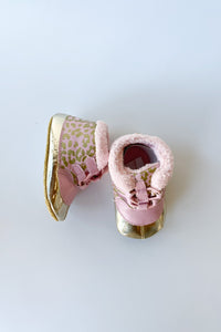 mode, quinn fur boots
