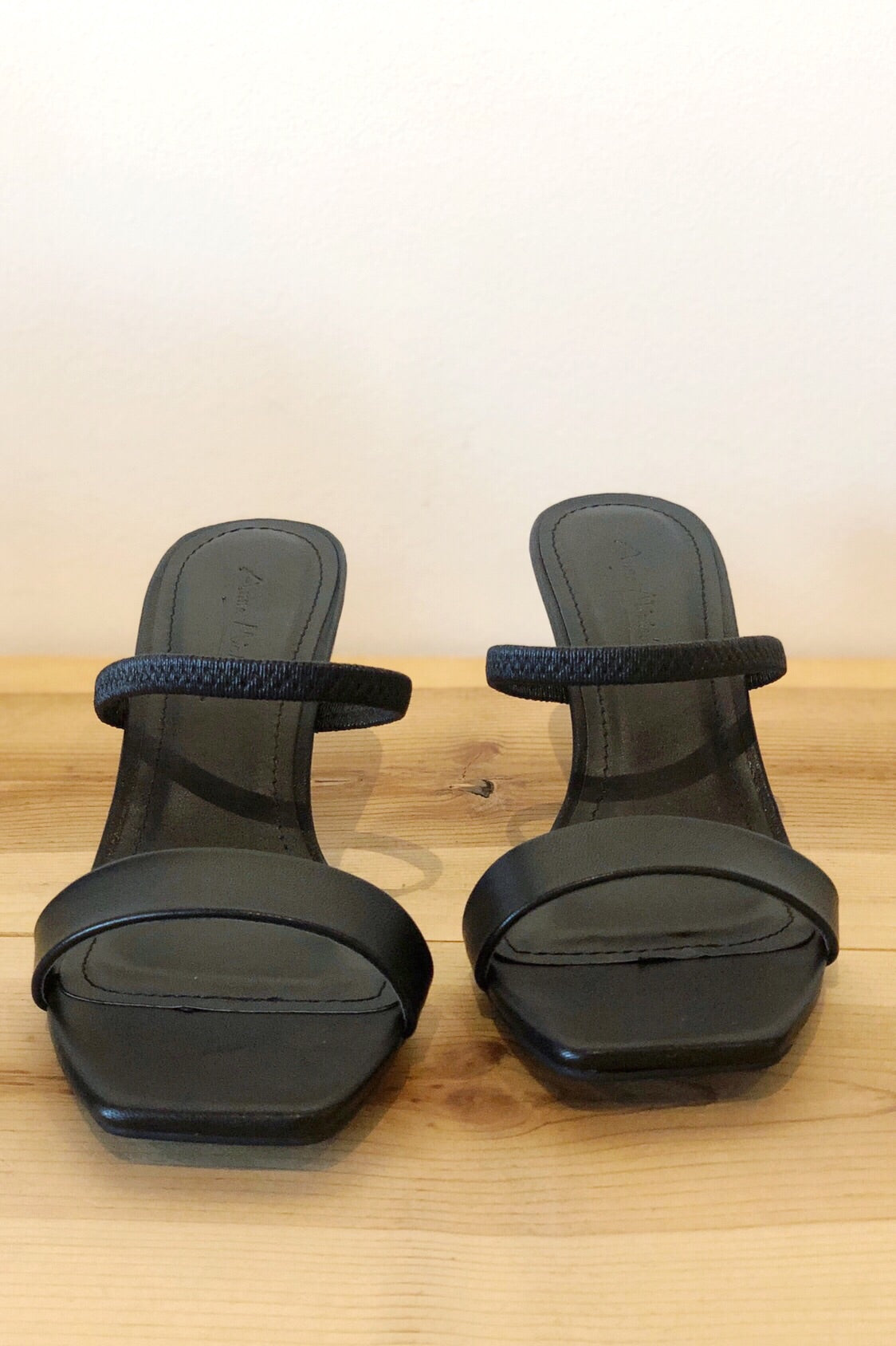 mode, get along with you heel