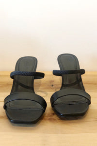 mode, get along with you heel