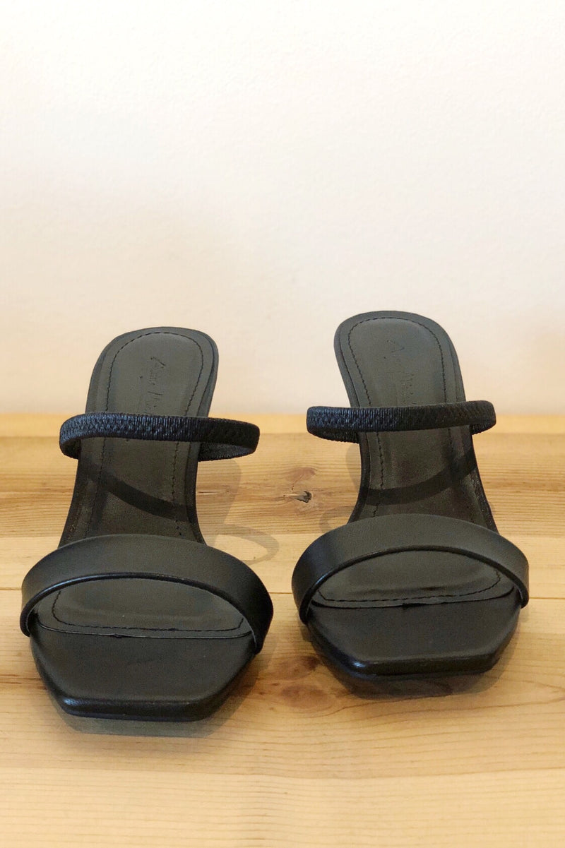 mode, get along with you heel