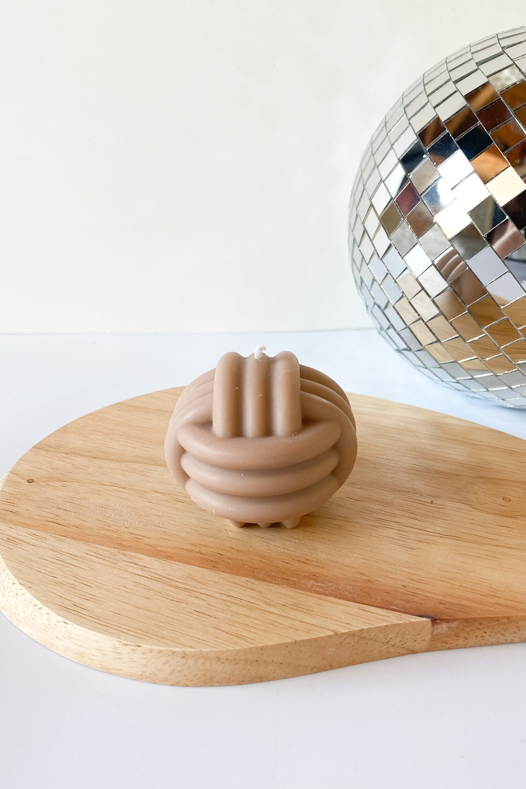mode, giant knot candle