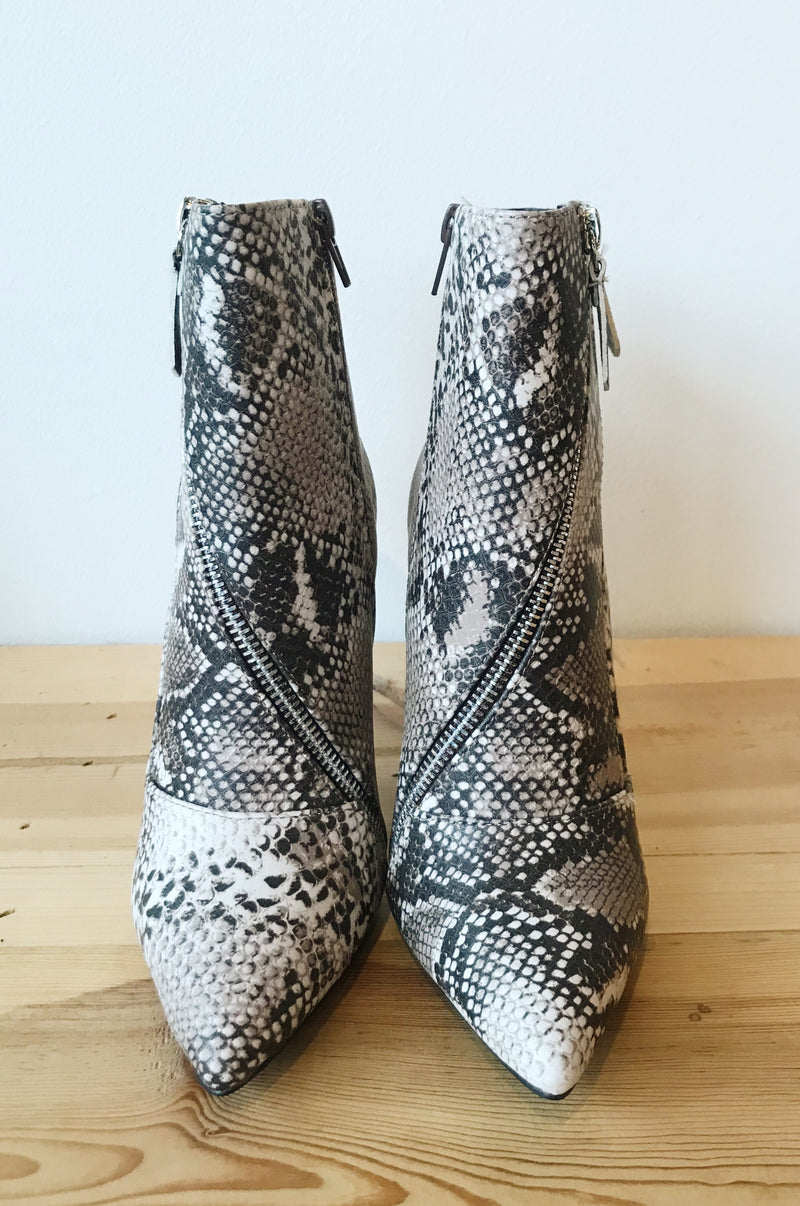mode, fearless bootie
