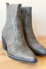 mode, off the wall bootie