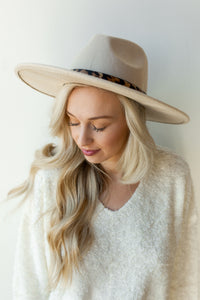 mode, wild feeling trim hat leopard beige