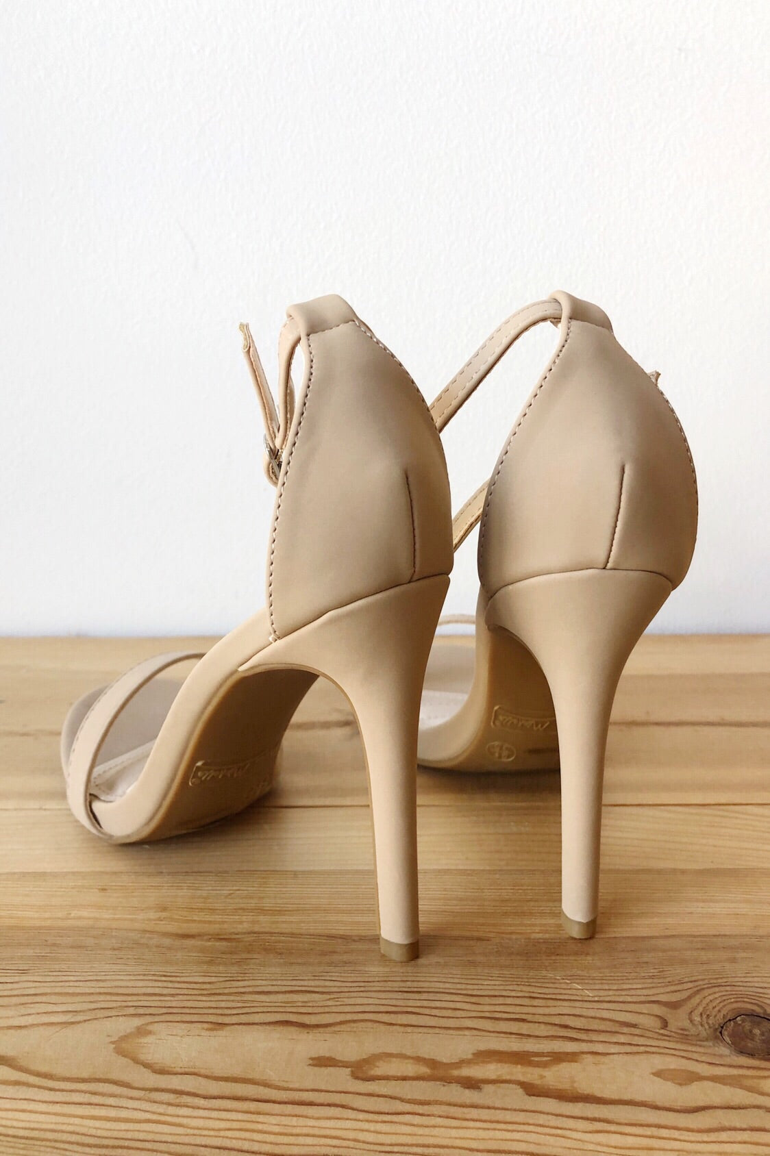 mode, top of the world heel