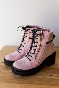 mode, stay golden chunky boot
