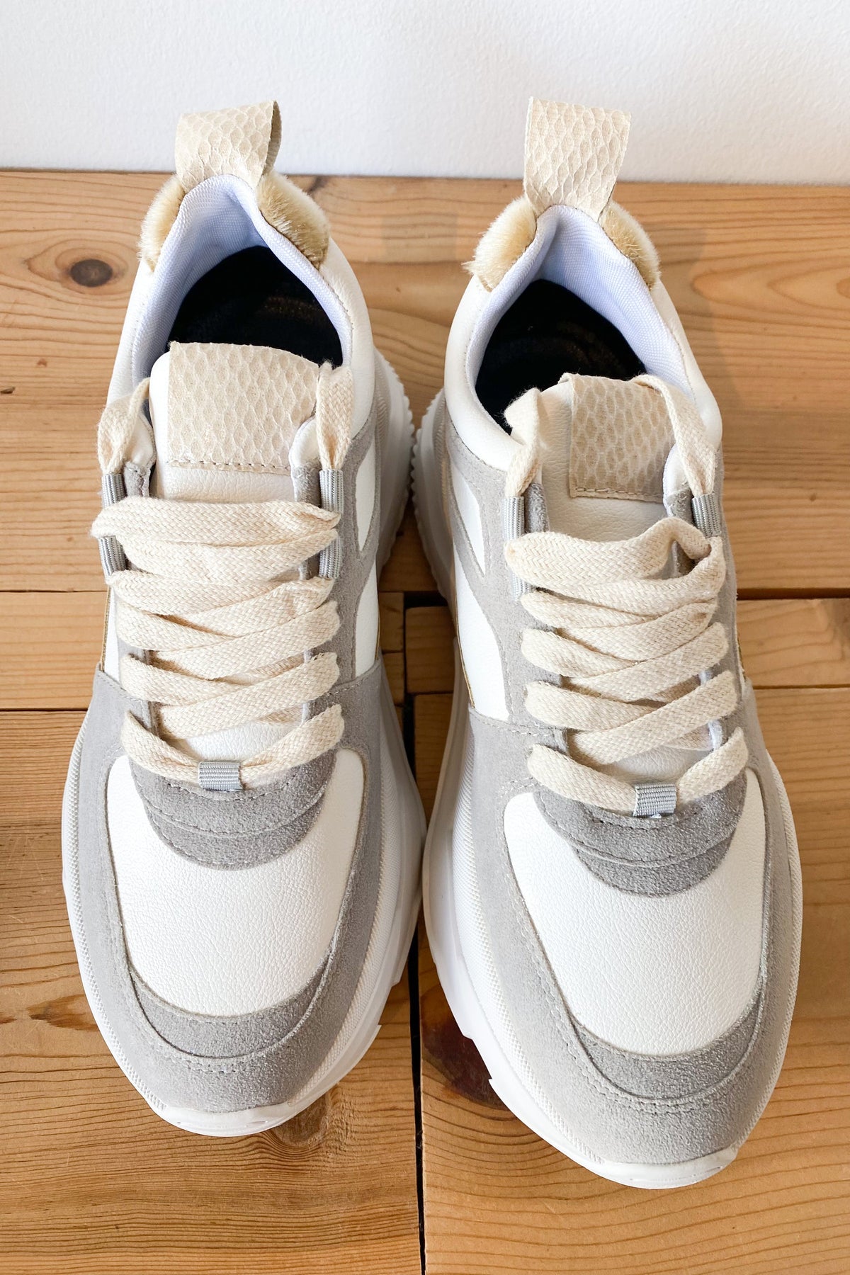 mode, leia sneakers