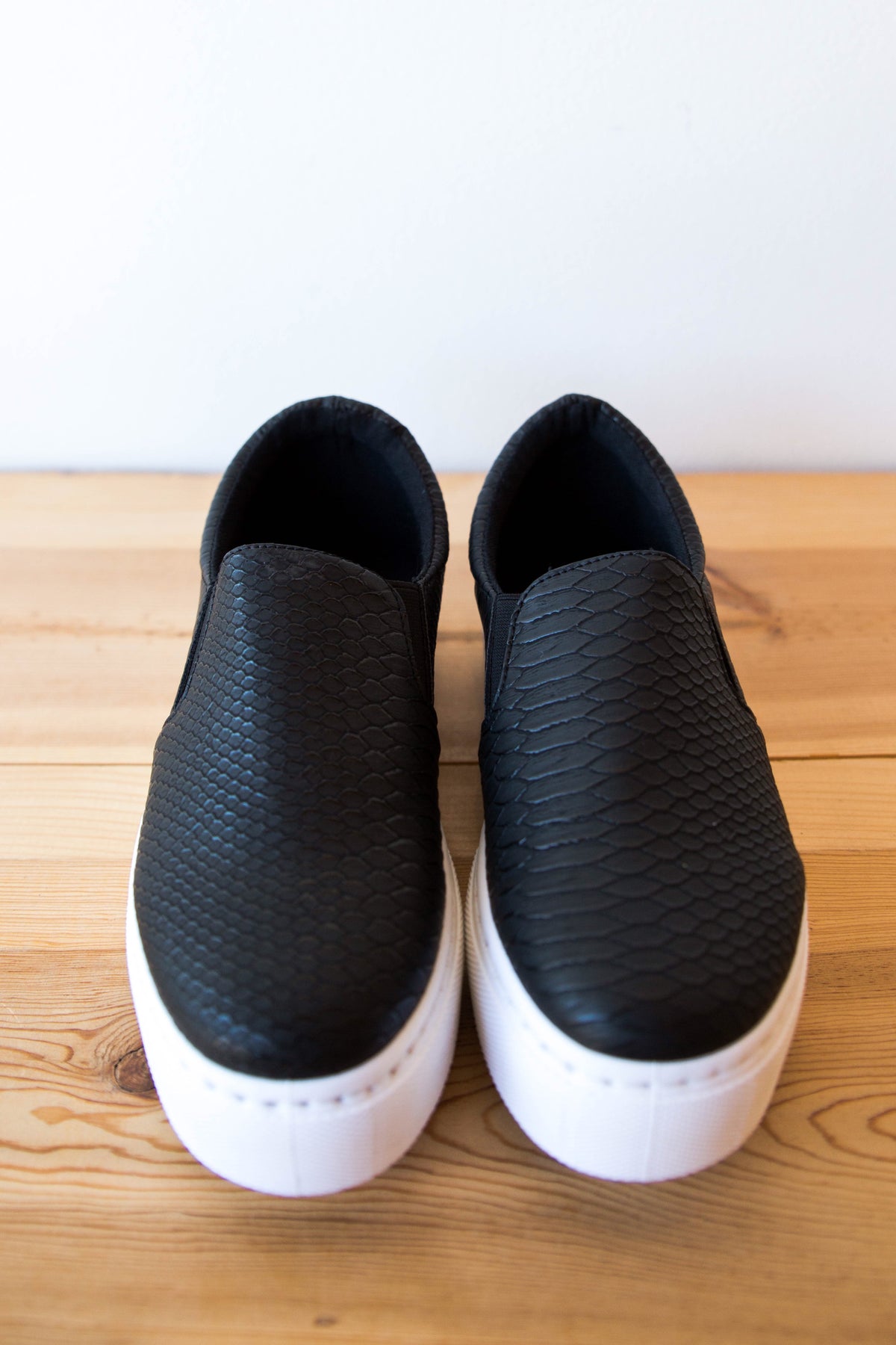 mode, platform tenny