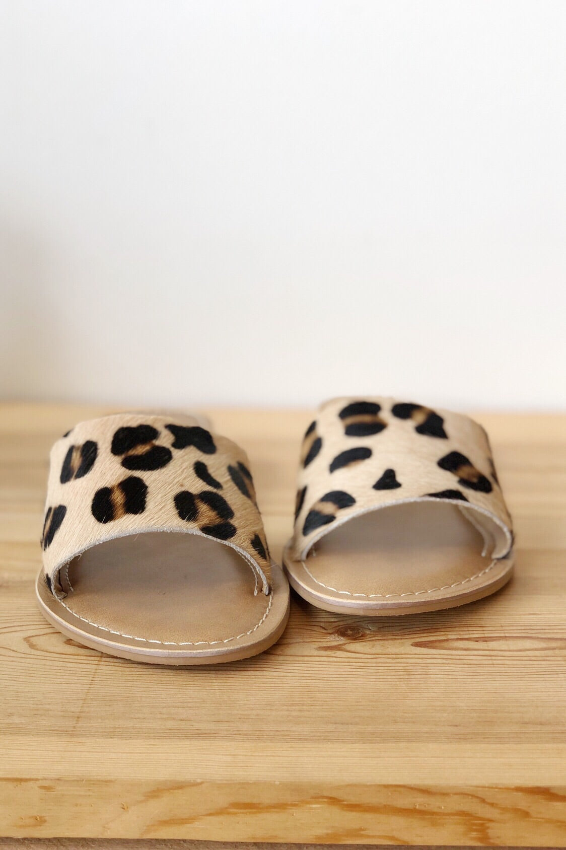 mode, slide up next to me sandal