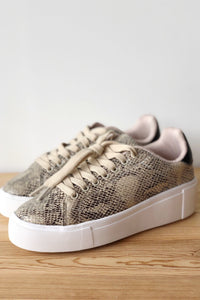 mode, enlighten me sneaker