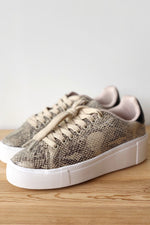 mode, enlighten me sneaker