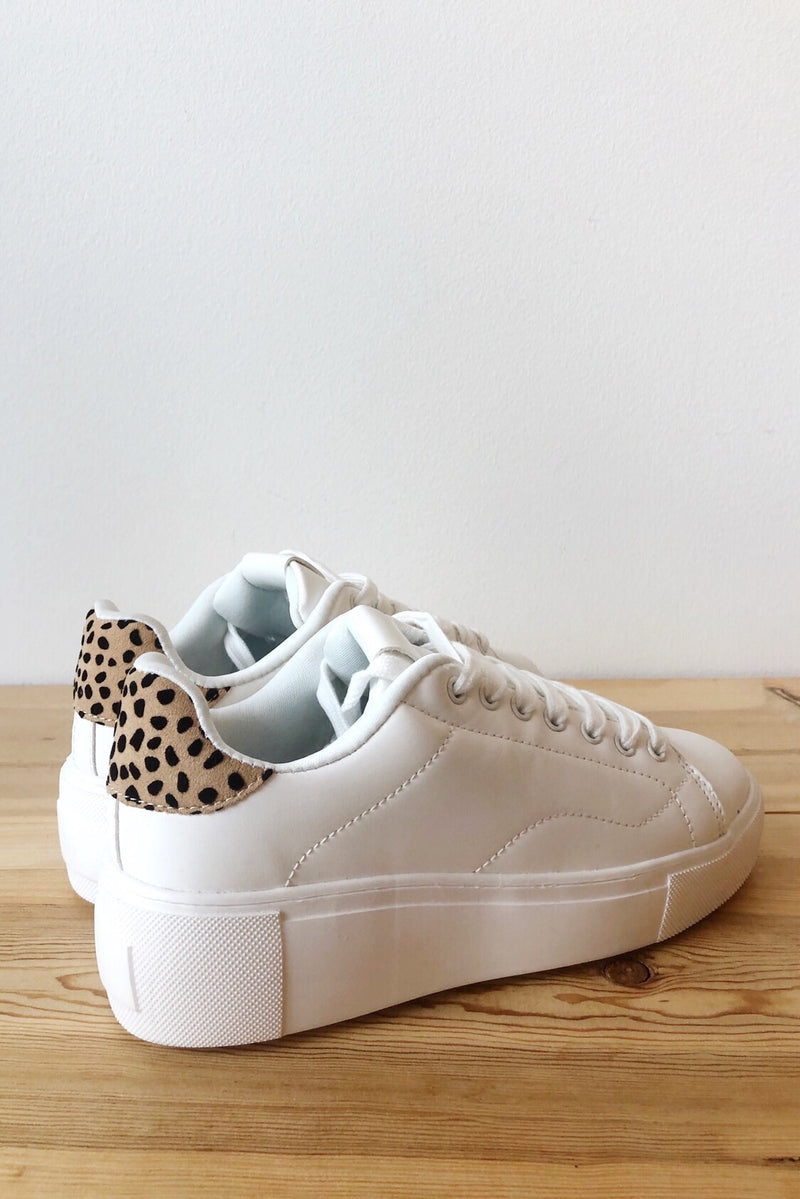 mode, enlighten me sneaker