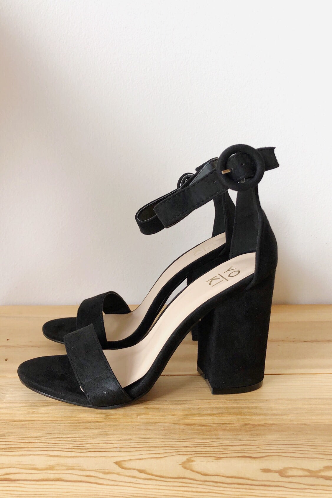 mode, tell me why heels