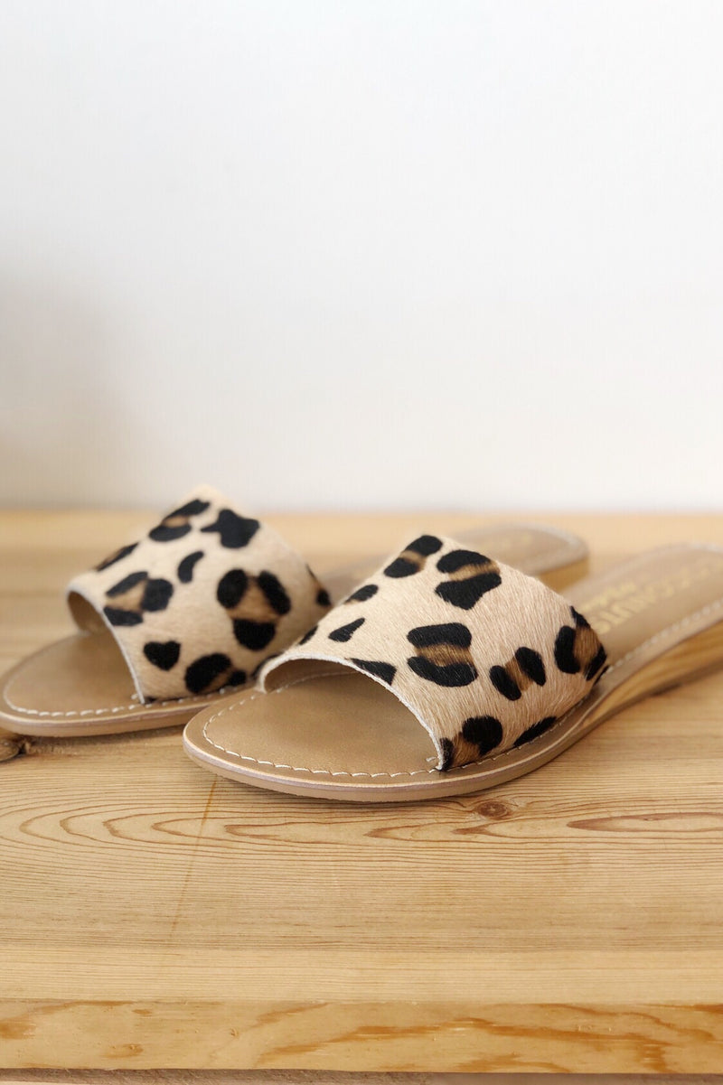 mode, slide up next to me sandal