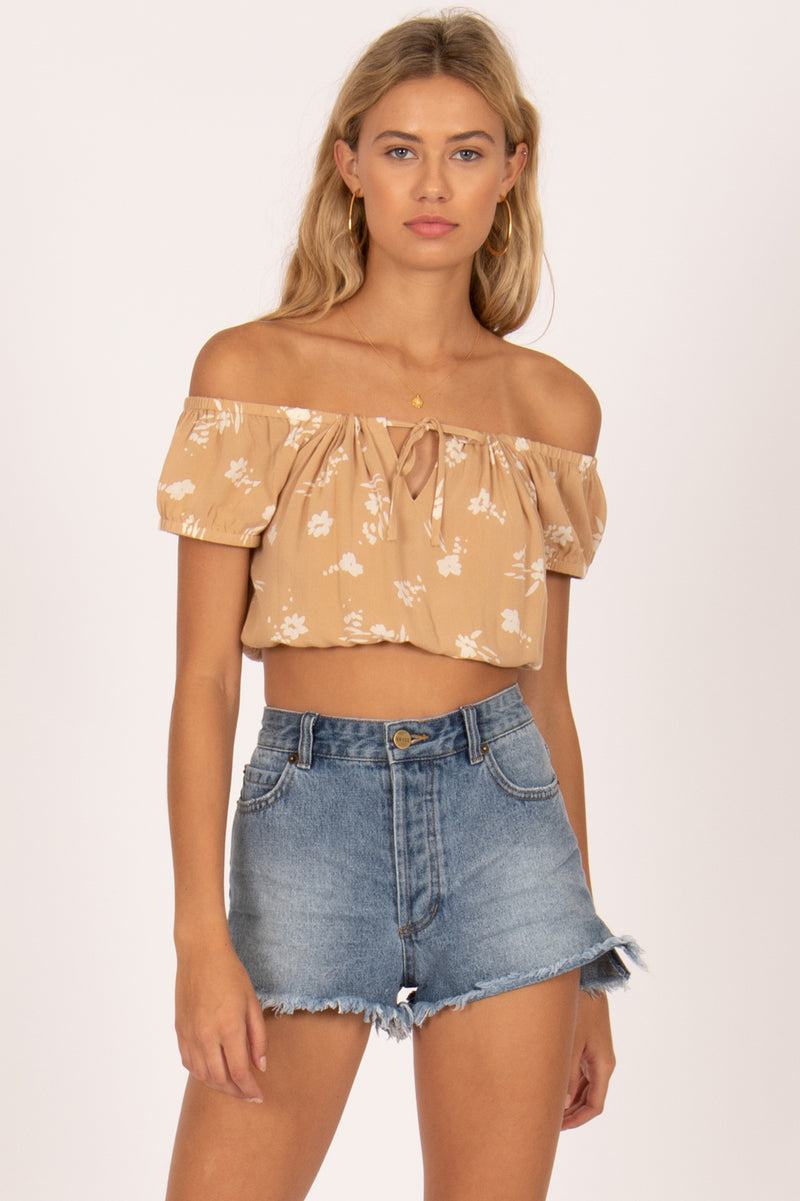 mode, under the kiwi tree off shoulder crop wvn top
