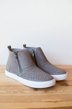 mode, room to breathe high top sneaker