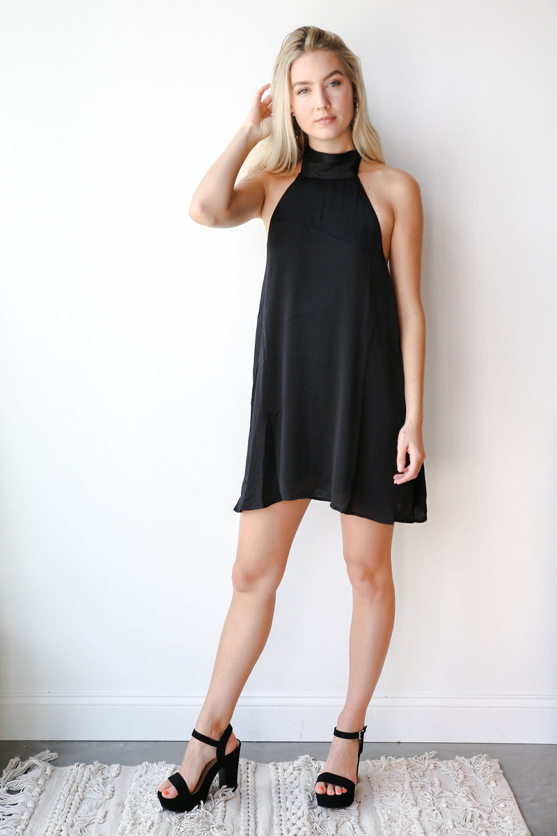 mode, low back halter dress