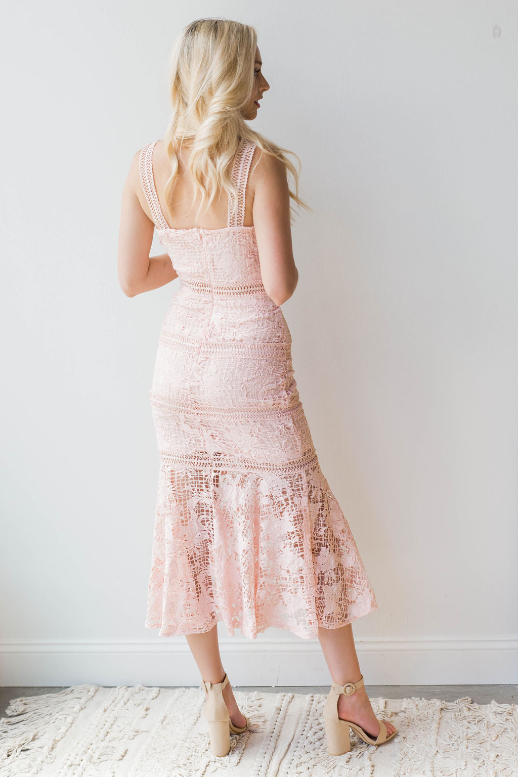 mode, mermaid lace dress