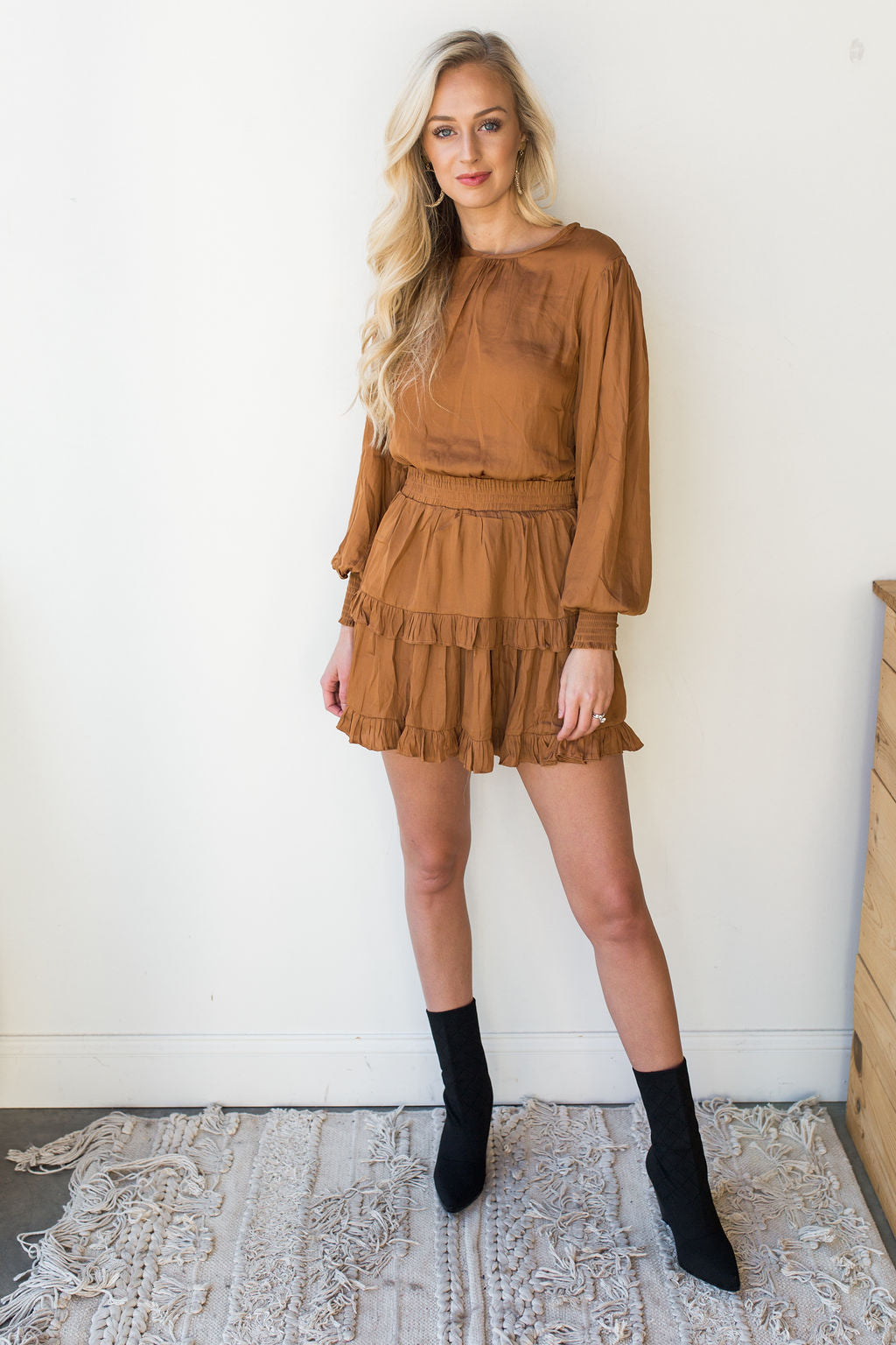 mode, ruffle detail layer dress