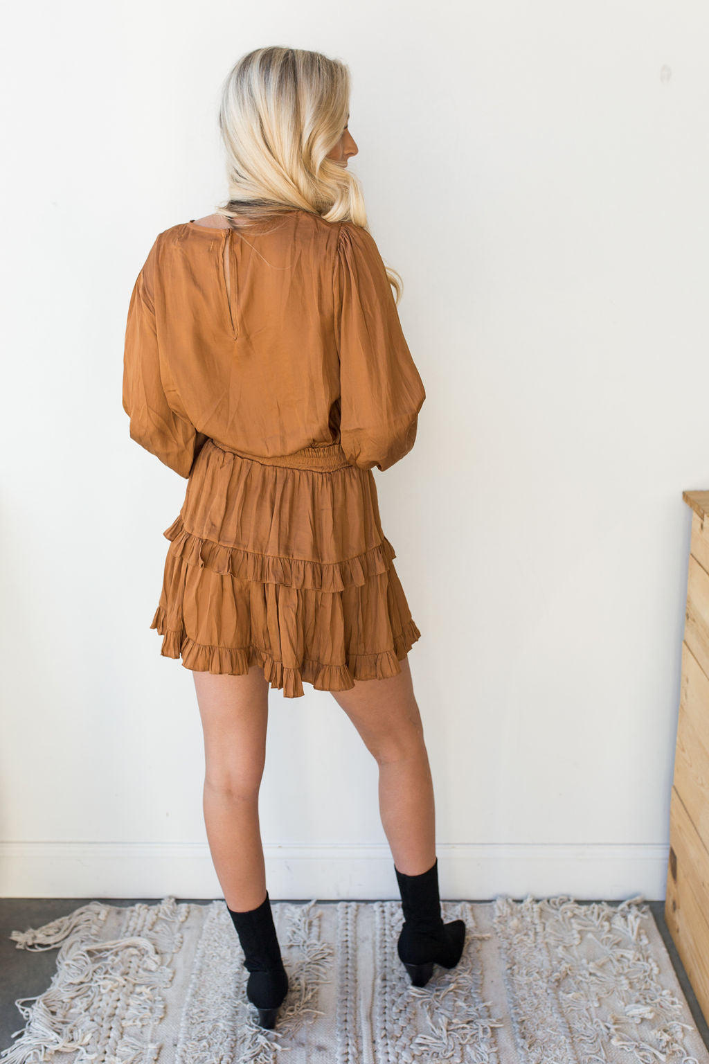 mode, ruffle detail layer dress