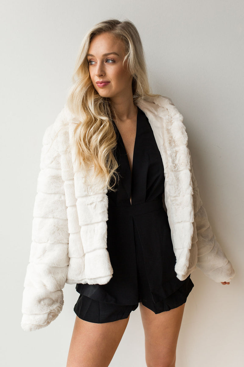mode, hooded fur jacket