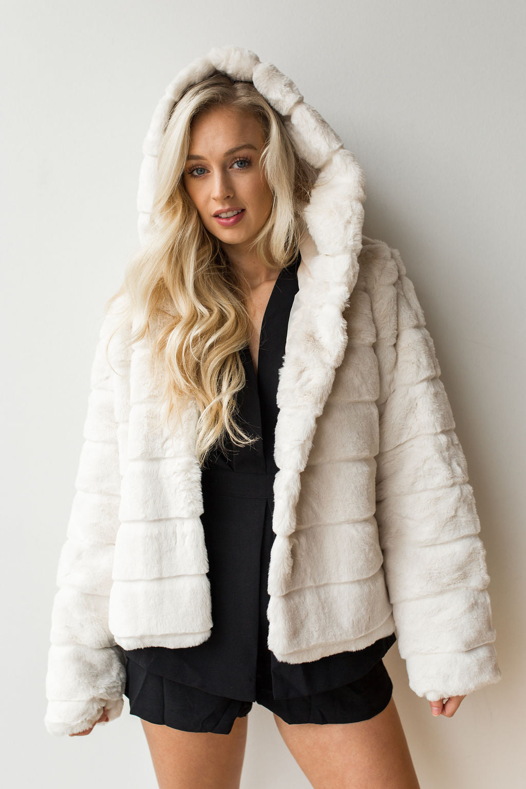 mode, hooded fur jacket