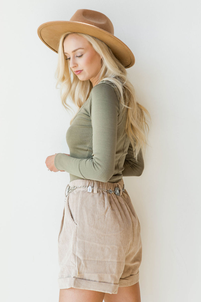 mode, kahlo short