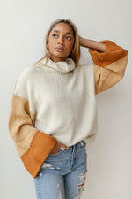 mode, colorblock turtleneck sweater