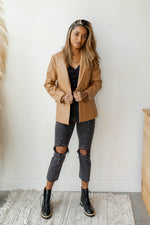 mode, something about her blazer