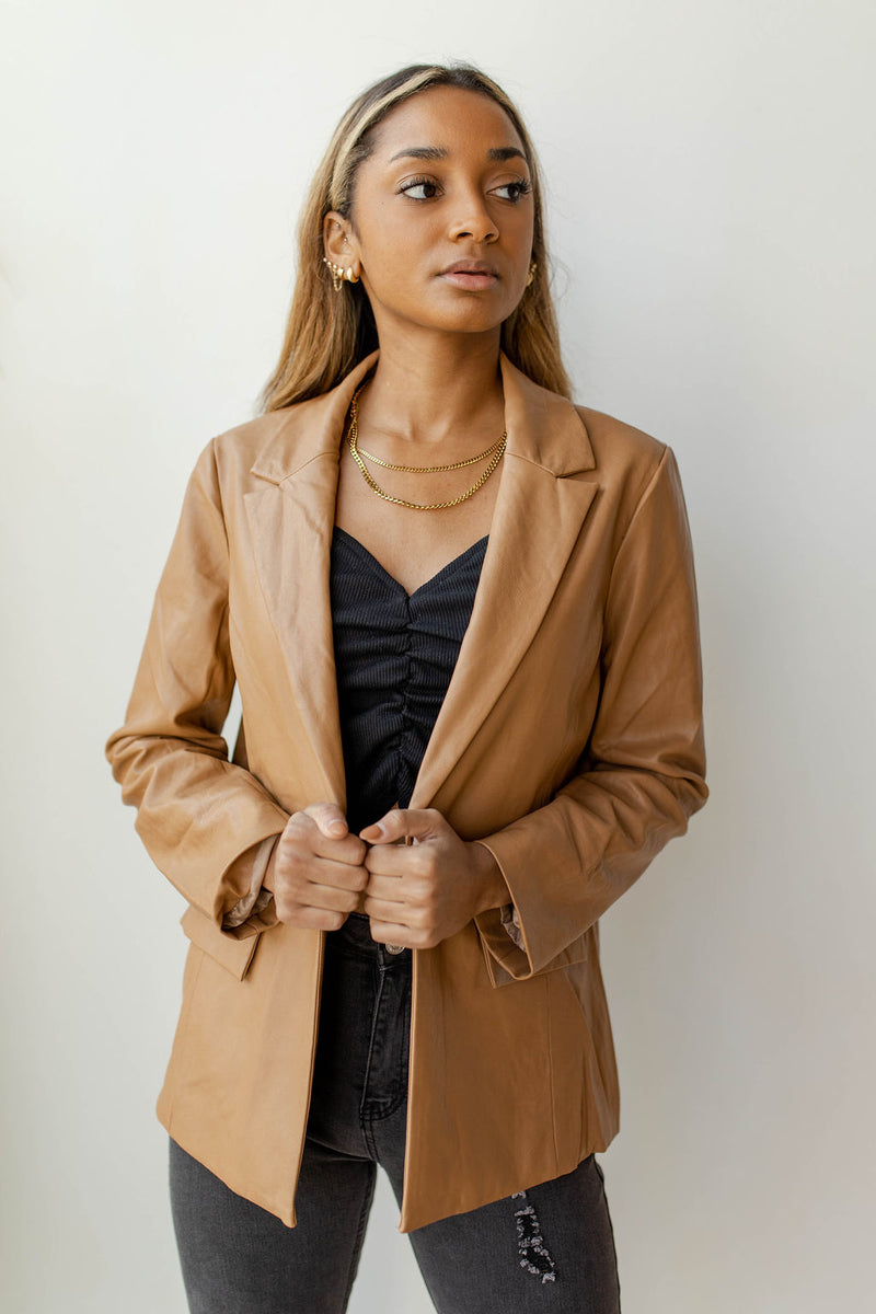 mode, something about her blazer