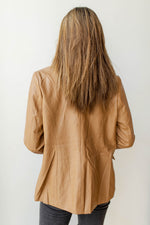 mode, something about her blazer